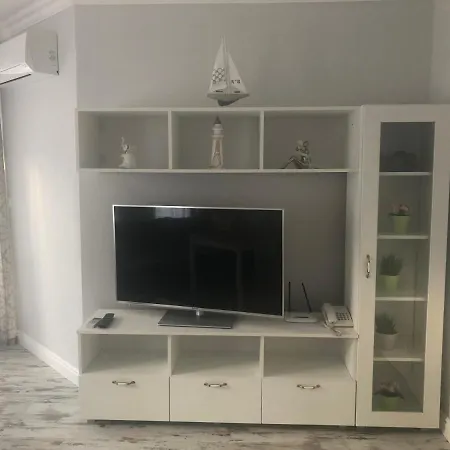 Beach Apt B-19 * 布尔加斯